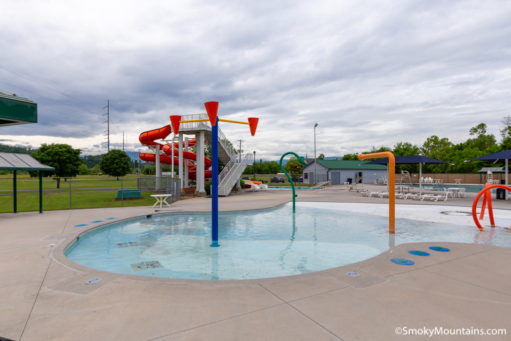 outdoor pool with water activities at the sevierville city park center