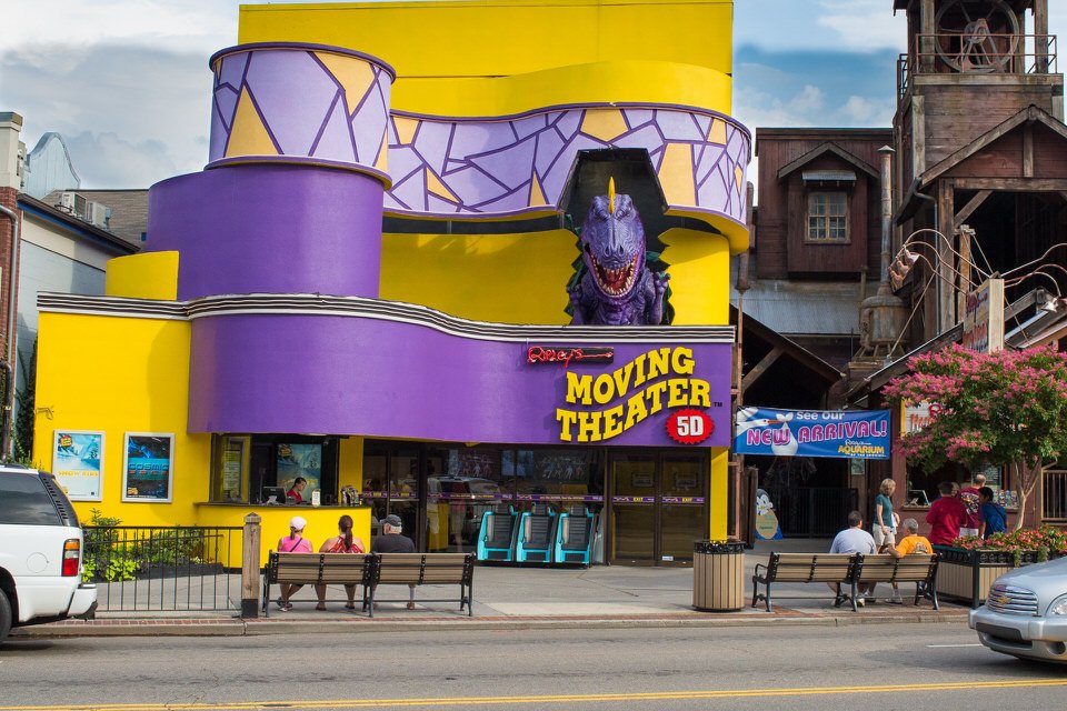 Ripley's Moving Theater Gatlinburg Gatlinburg Tn Ripley's Top-Notch Guide to Gatlinburg, Tennessee