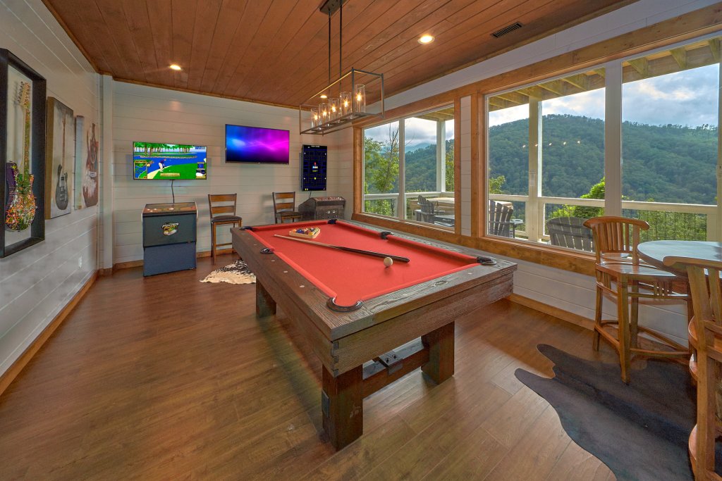 6 Unbelievably Fun Cabins with Game Rooms in Gatlinburg