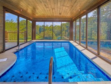 Cabins with Pools