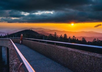 10 Best Places to Watch a Sunset in the Great Smoky Mountains