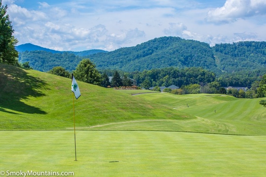 3 Top Golf Courses to Check Out While Visiting Gatlinburg, Tennessee